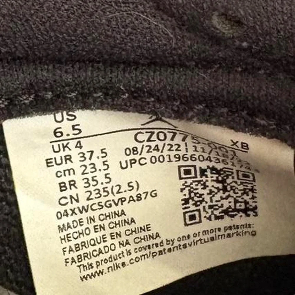 Nike Jordan 1 Retro Low OG in Black Cement Big Kids Youth 6.5